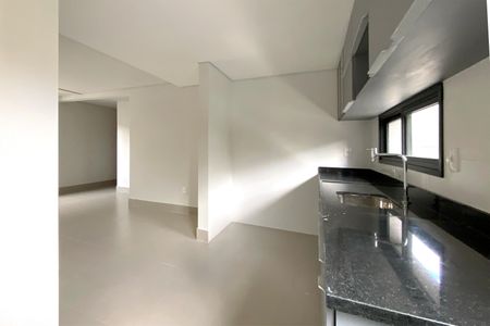 Apartamento à venda com 124m², 2 quartos e 2 vagasCozinha