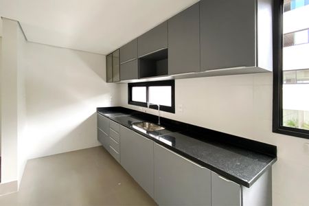 Apartamento à venda com 124m², 2 quartos e 2 vagasCozinha