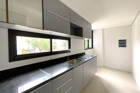Apartamento à venda com 124m², 2 quartos e 2 vagasCozinha