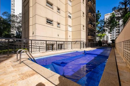 Apartamento à venda com 193m², 3 quartos e 4 vagas Apartamento à venda com 193m², 3 quartos e 4 vagasPiscina