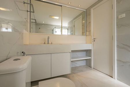 Suíte 1 - Banheiro de apartamento à venda com 3 quartos, 193m² em Paraíso, São Paulo