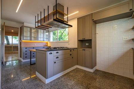 Apartamento à venda com 193m², 3 quartos e 4 vagas Apartamento à venda com 193m², 3 quartos e 4 vagasCozinha