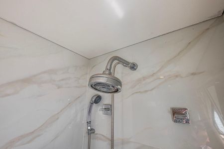 Apartamento à venda com 193m², 3 quartos e 4 vagas Apartamento à venda com 193m², 3 quartos e 4 vagasSuíte 1 - Banheiro