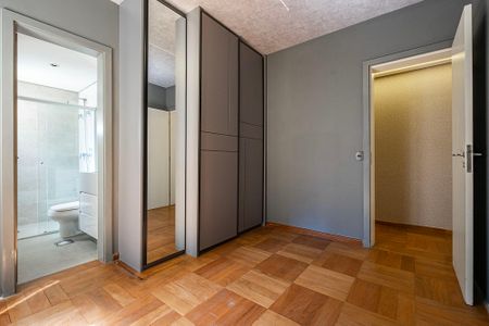 Apartamento à venda com 193m², 3 quartos e 4 vagas Apartamento à venda com 193m², 3 quartos e 4 vagasSuíte 3