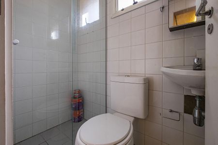 Apartamento à venda com 193m², 3 quartos e 4 vagas Apartamento à venda com 193m², 3 quartos e 4 vagasÁrea de Serviço - banheiro