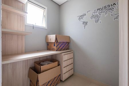 Apartamento à venda com 193m², 3 quartos e 4 vagas Apartamento à venda com 193m², 3 quartos e 4 vagasÁrea de Serviço - Quarto