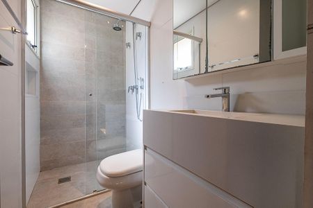 Apartamento à venda com 193m², 3 quartos e 4 vagas Apartamento à venda com 193m², 3 quartos e 4 vagasSuíte 3 - Banheiro