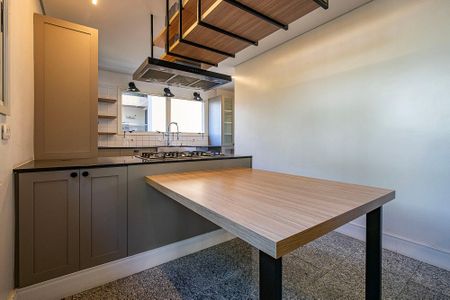 Apartamento à venda com 193m², 3 quartos e 4 vagas Apartamento à venda com 193m², 3 quartos e 4 vagasCozinha