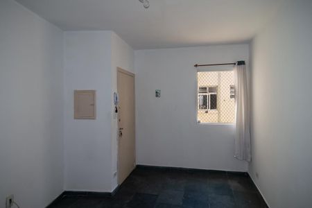 Apartamento para alugar com 75m², 2 quartos e sem vaga