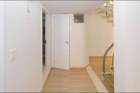 Casa à venda com 740m², 5 quartos e 6 vagasCorredor