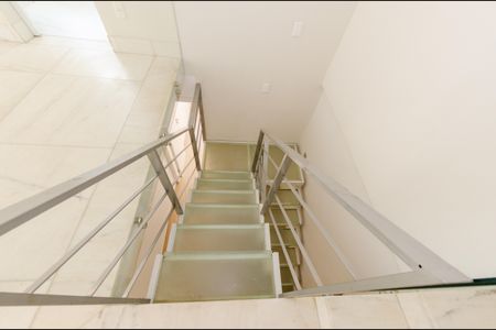 Casa à venda com 740m², 5 quartos e 6 vagasEscada