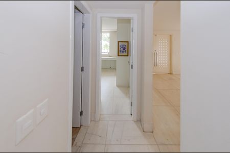 Casa à venda com 740m², 5 quartos e 6 vagasCorredor