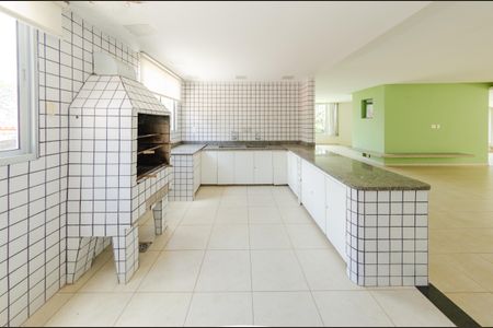 Casa à venda com 740m², 5 quartos e 6 vagasSalão