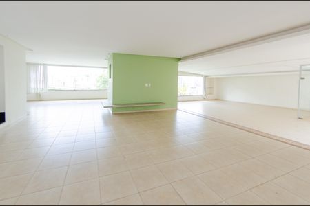 Casa à venda com 740m², 5 quartos e 6 vagasSalão