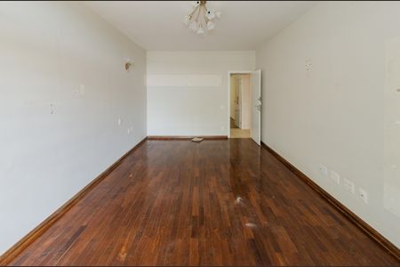 Casa à venda com 740m², 5 quartos e 6 vagasSuíte 1