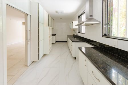 Casa à venda com 740m², 5 quartos e 6 vagasCozinha