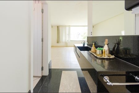 Casa à venda com 740m², 5 quartos e 6 vagasSalão