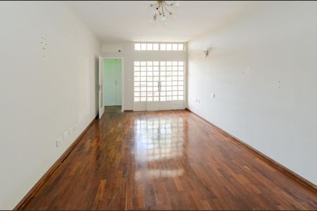 Casa à venda com 740m², 5 quartos e 6 vagasSuíte 1