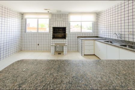 Casa à venda com 740m², 5 quartos e 6 vagasSalão