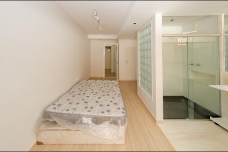 Casa à venda com 740m², 5 quartos e 6 vagasSuíte 2