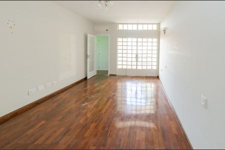 Casa à venda com 740m², 5 quartos e 6 vagasSuíte 1