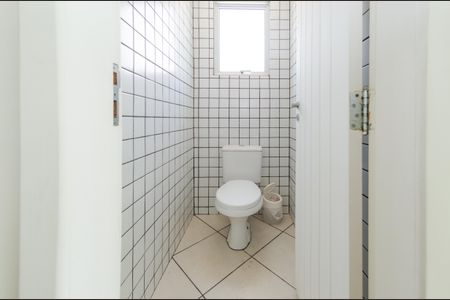 Casa à venda com 740m², 5 quartos e 6 vagasBanheiro salão 2