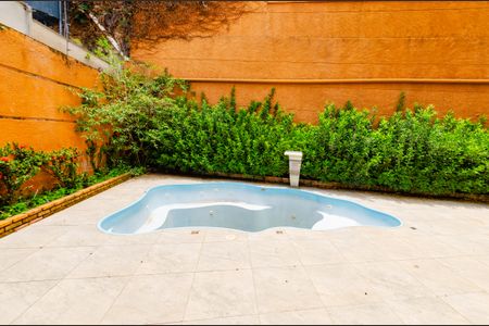 Casa à venda com 740m², 5 quartos e 6 vagasÁrea externa