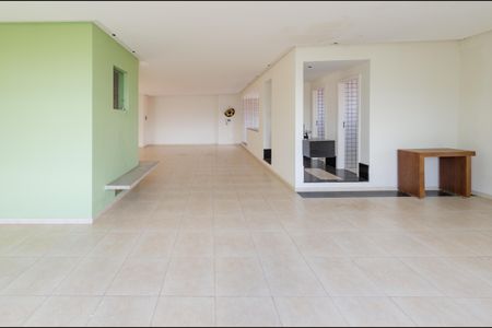 Casa à venda com 740m², 5 quartos e 6 vagasSalão