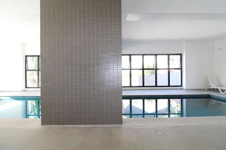 Apartamento para alugar com 94m², 1 quarto e 2 vagasÁrea comum - Piscina