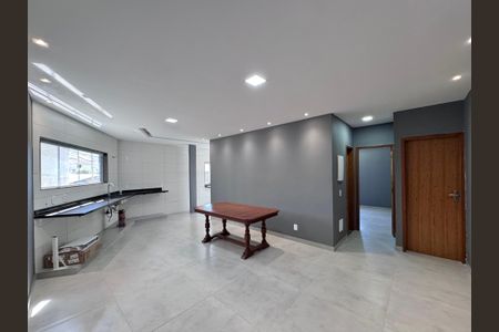 Sala de casa para alugar com 3 quartos, 300m² em Vargem Grande, Rio de Janeiro