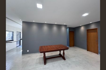 Sala de casa para alugar com 3 quartos, 300m² em Vargem Grande, Rio de Janeiro