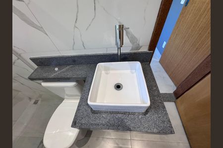 Casa para alugar com 300m², 3 quartos e 1 vagaBanheiro Suítes Canadenses