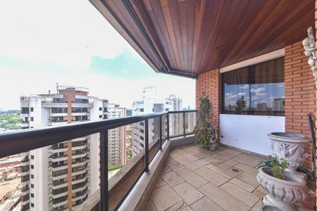 Apartamento para alugar com 276m², 4 quartos e 3 vagasVaranda