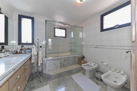 Apartamento para alugar com 276m², 4 quartos e 3 vagasBanheiro da Suíte 2
