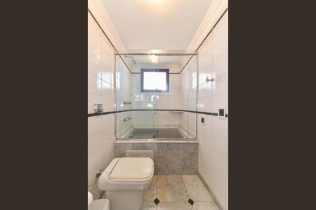 Apartamento para alugar com 276m², 4 quartos e 3 vagasBanheiro da Suíte 1