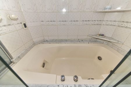 Apartamento para alugar com 276m², 4 quartos e 3 vagasBanheiro da Suíte 2