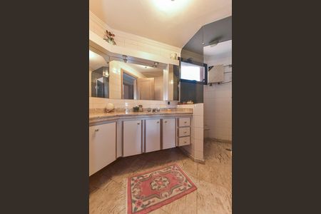 Apartamento para alugar com 276m², 4 quartos e 3 vagasBanheiro Social