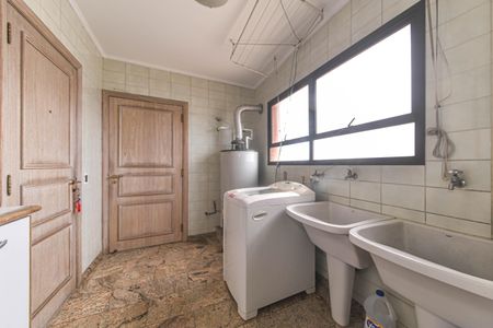 Apartamento para alugar com 276m², 4 quartos e 3 vagasÁrea de Serviço