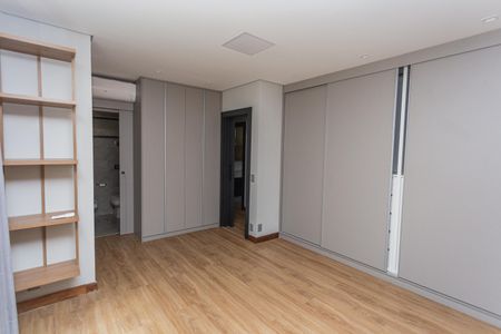 Apartamento para alugar com 255m², 4 quartos e 2 vagasSuíte