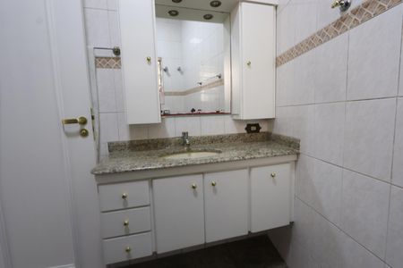 Casa para alugar com 160m², 3 quartos e 1 vagaBanheiro
