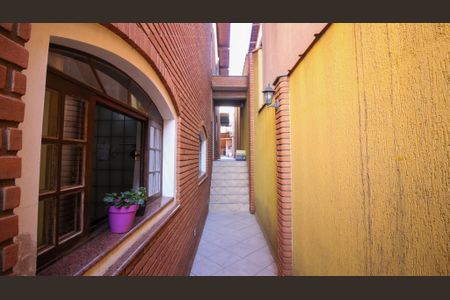 Casa para alugar com 175m², 3 quartos e 2 vagasCorredor