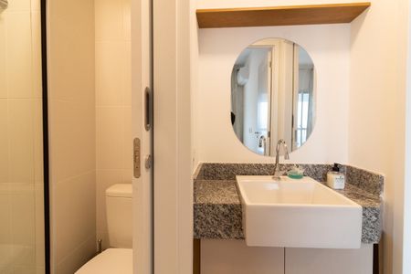 Banheiro de apartamento para alugar com 1 quarto, 32m² em Butantã, São Paulo