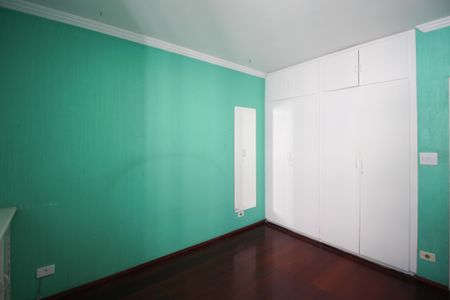 Apartamento à venda com 164m², 4 quartos e 3 vagasQuarto 2