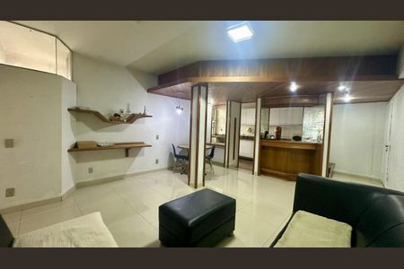 Sala  de apartamento à venda com 3 quartos, 90m² em Santo Antônio, Belo Horizonte