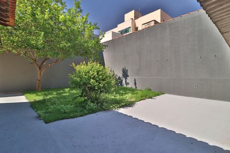 Casa para alugar com 240m², 4 quartos e 2 vagasQuintal