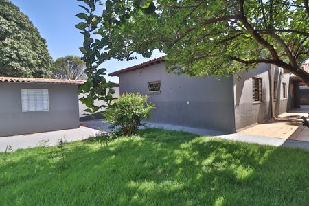 Casa para alugar com 240m², 4 quartos e 2 vagasQuintal