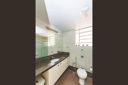 Apartamento para alugar com 120m², 4 quartos e 1 vaga Apartamento para alugar com 120m², 4 quartos e 1 vagaBanheiro Social