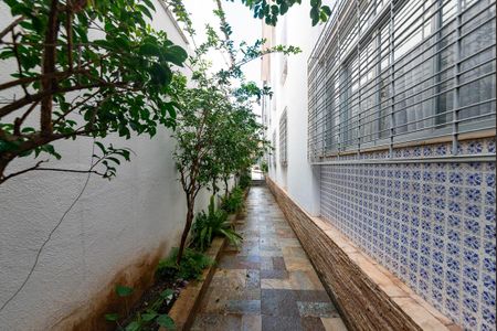 Apartamento para alugar com 120m², 4 quartos e 1 vaga Apartamento para alugar com 120m², 4 quartos e 1 vagaEntrada