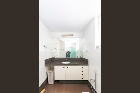 Apartamento para alugar com 120m², 4 quartos e 1 vaga Apartamento para alugar com 120m², 4 quartos e 1 vagaBanheiro Social