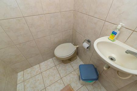 Casa à venda com 290m², 5 quartos e 2 vagas1º andar - Banheiro de serviço